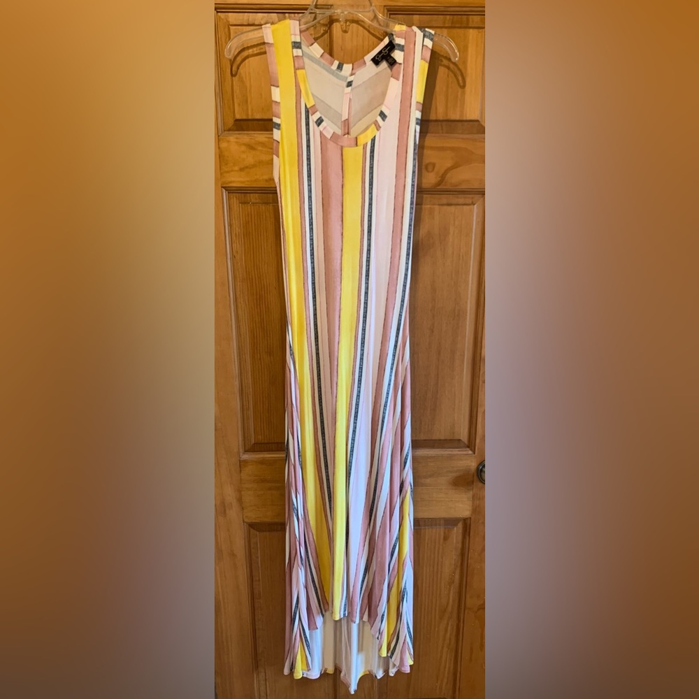 Jessica Simpson Maxi Dress. Size Medium